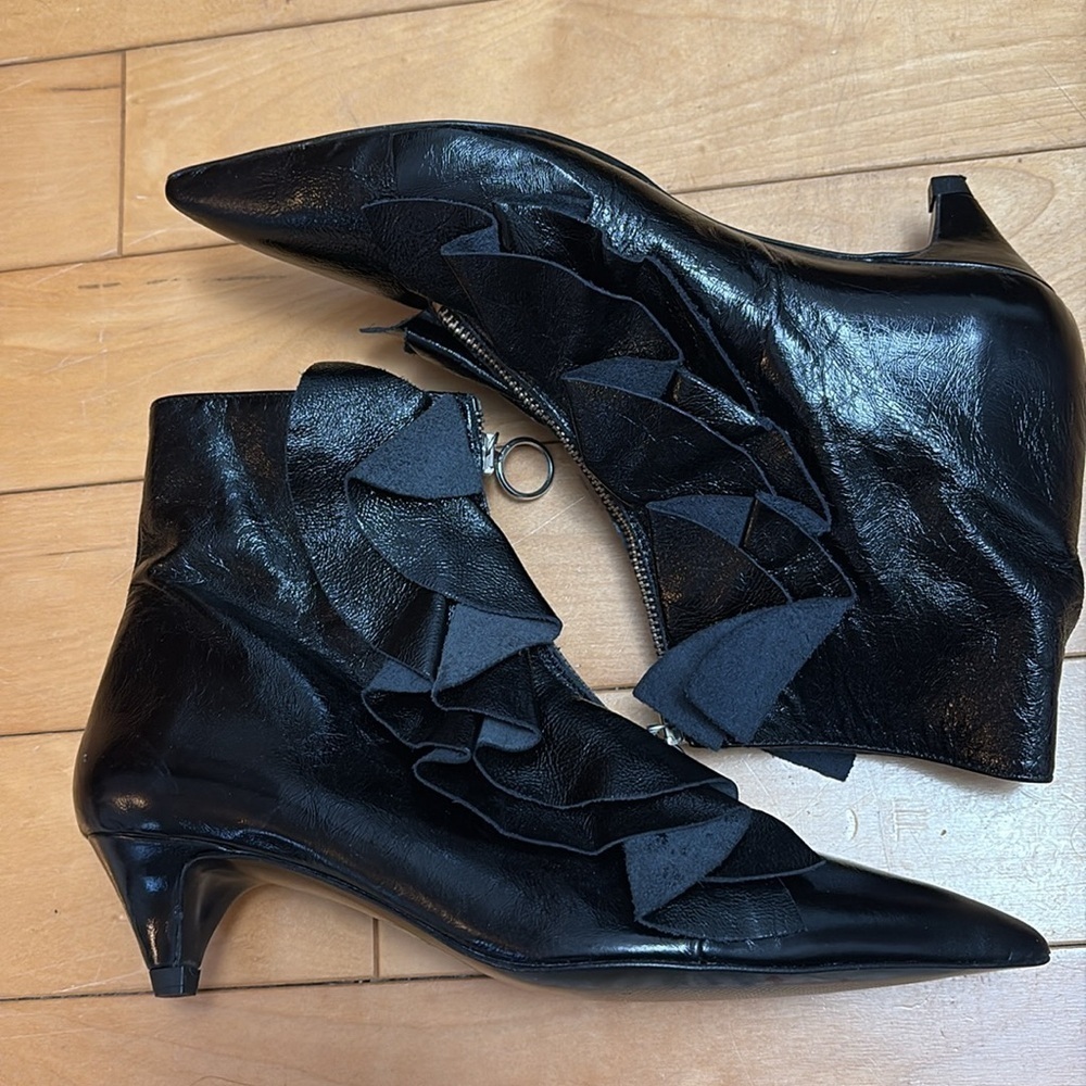 ZARA patent leather kitten heel pointed toe booties with front zipper & ruffles! - Picture 2 of 9